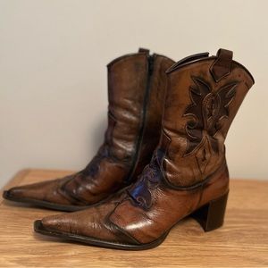 Vintage Brown’s Western Ankle Boots